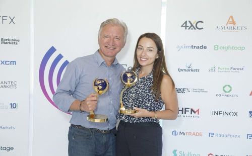Анна Шалыганова, руководитель отдела клиентской поддержки, и Валериус Овсяникас, CEO Tickmill Europe Ltd