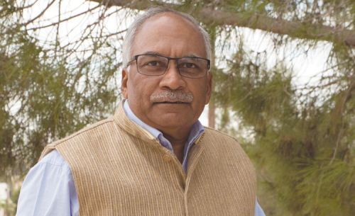 Шри Рави Бангар: «В Индии легко работать»