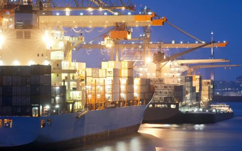 Авиаперевозки – на взлёте, водные – тонут