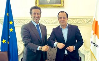 Президент Кипра Никос Христодулидис (на фото справа) и заместитель министра иностранных дел ОАЭ, ответственный за экономические и коммерческие вопросы Саид аль-Хаджери. Фото PIO