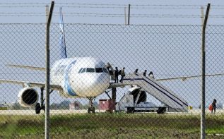 Угонщик египетского самолета арестован