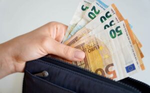 Сравнительный анализ заработной платы на Кипре