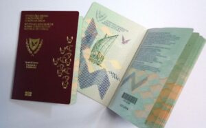 Кипр возвращается к «золотым паспортам»