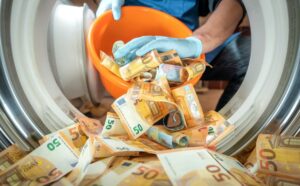 Отмывание денег: резкий рост в 2024 году