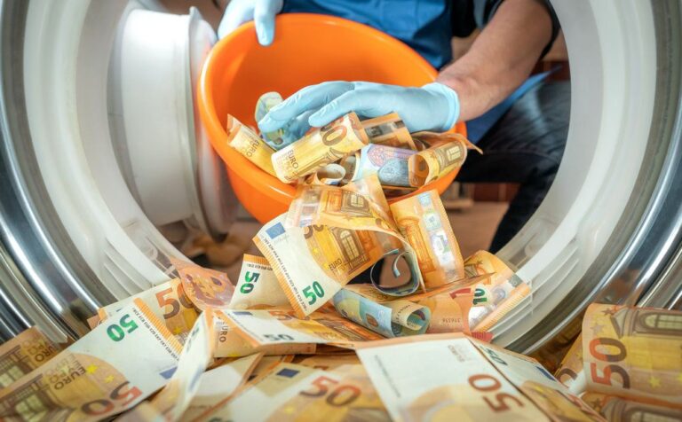 Отмывание денег: резкий рост в 2024 году