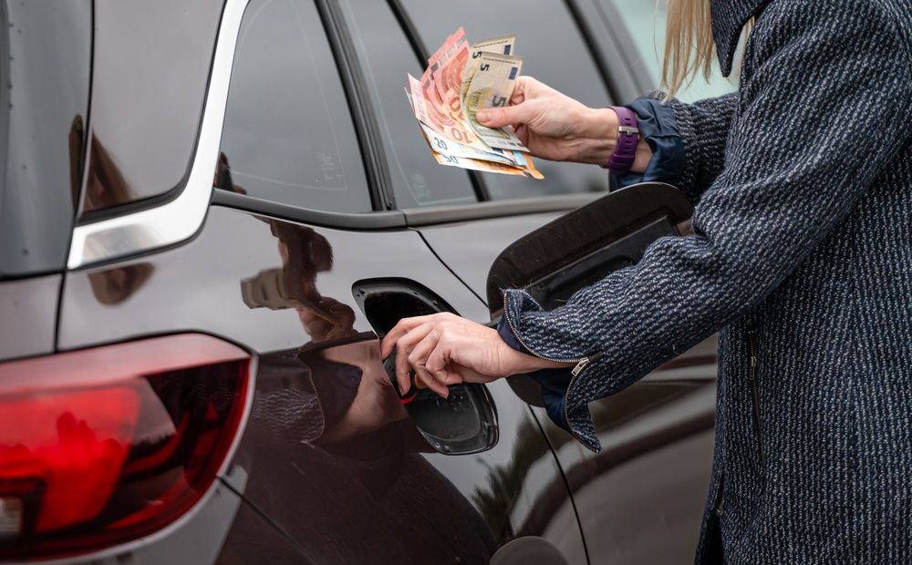 Почему растут цены на бензин?