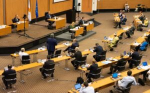 Почему парламент не согласен с президентом