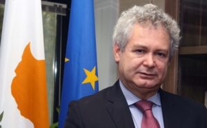 Андреас Маврояннис подал в отставку
