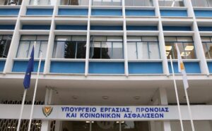 Тысячи заявок на погашение задолженности по соцстраху