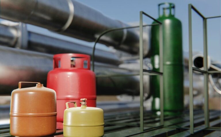 Продажи нефтепродуктов в ноябре снизились